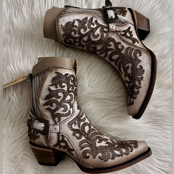 NIB Corral Distressed Beige/Brown 3D Bristle Embroidered Ankle Boots - Picture 6 of 14